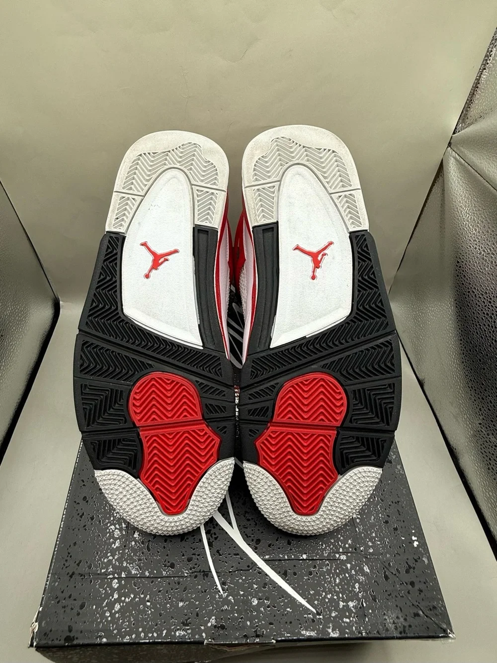 Authentic 2023 Jordan 4 Retro Mid Red Cement Men Size 9.5 Very Clean